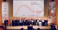 Die Gewinner des Deutschen Arbeitsschutzpreises 2019 stehen fest. Die unabhängige Jury zeichnete im Rahmen der Arbeitsschutzmesse A+A am 6. November 2019 in diesem Jahr fünf Preisträger aus, darunter zwei Mitgliedsunternehmen der BG ETEM: RWE Power AG und recalm GmbH.