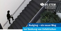 Unternehmen können ein sicherheitsbewusstes Verhalten ihrer Mitarbeiterinnen und Mitarbeiter gezielt fördern. Dazu brauchen sie weder Verbote noch Vorschriften, sondern gute Nudges (engl. Stupser). Nudging verbindet eine Vielzahl von Hinweisreizen, um Motivation und kognitive Muster der Verarbeitung von Informationen in eine gewünschte Richtung zu beeinflussen.